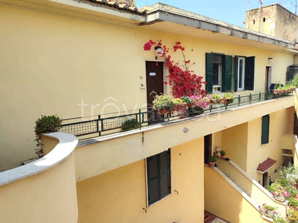 appartamento in vendita a Roma in zona Appio Claudio
