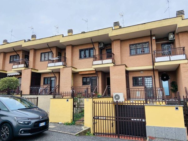 casa indipendente in vendita a Roma in zona Borghesiana