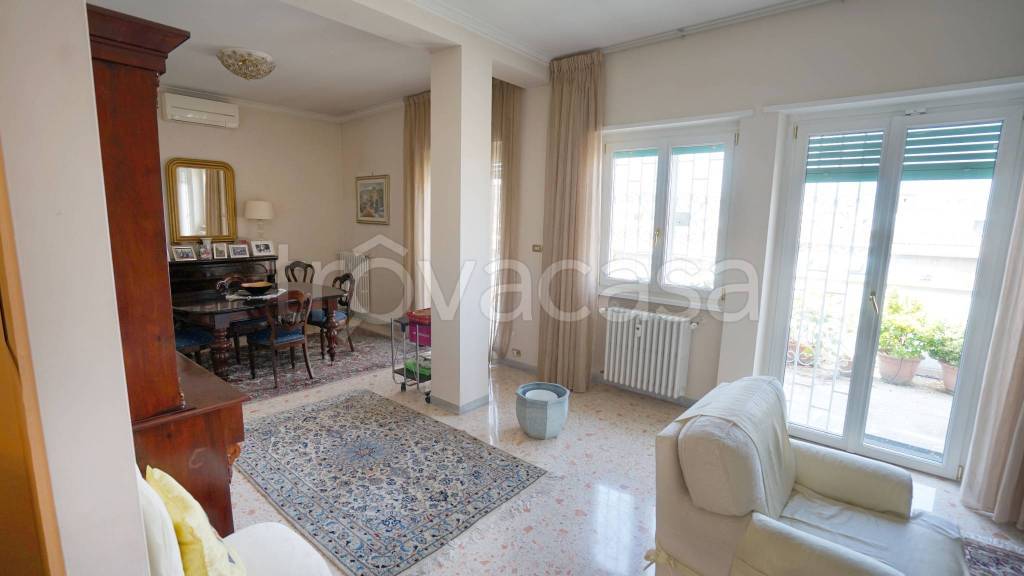 appartamento in vendita a Roma in zona Ardeatino