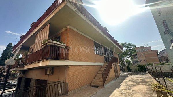appartamento in vendita a Roma in zona Prenestino-Labicano