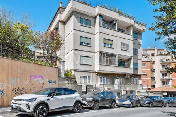 appartamento in vendita a Roma in zona EUR