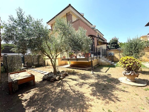 casa indipendente in vendita a Roma in zona Dragona/Bagnoletto