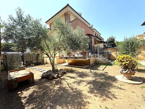 casa indipendente in vendita a Roma in zona Dragona/Bagnoletto