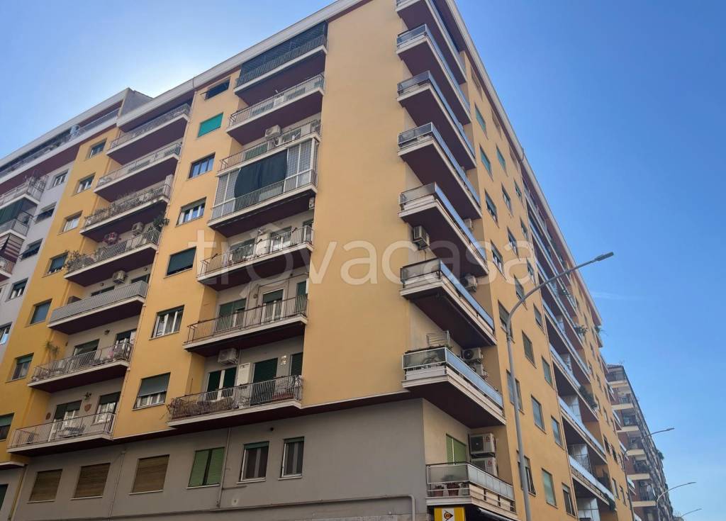 appartamento in vendita a Roma in zona Tuscolano