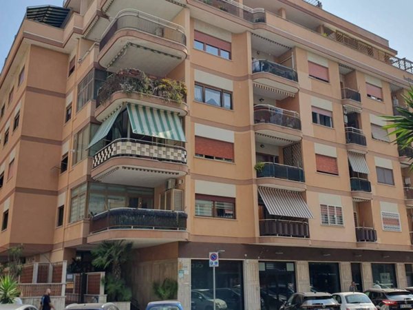 appartamento in vendita a Roma in zona Ostia