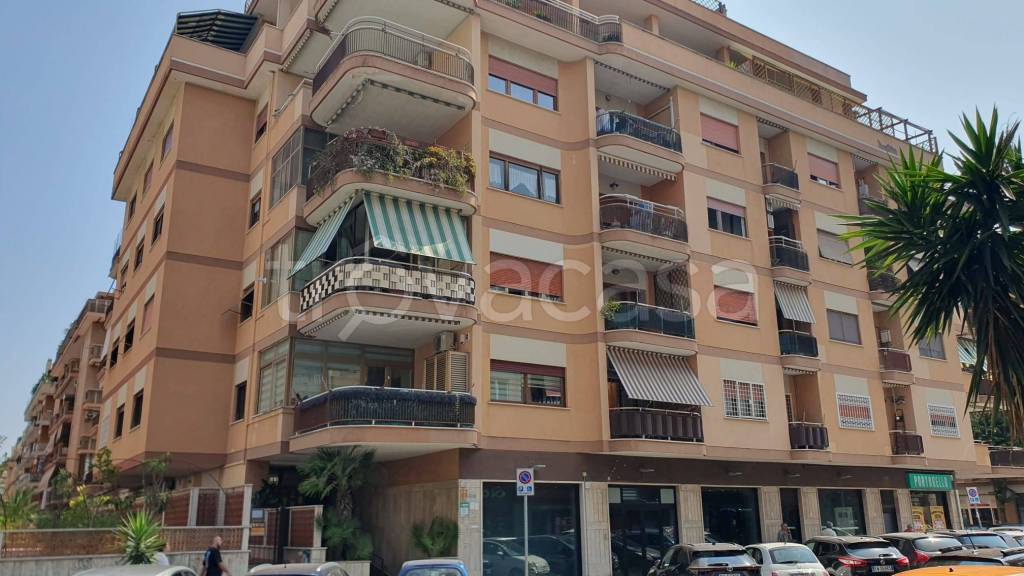 appartamento in vendita a Roma in zona Ostia