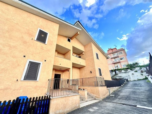 appartamento in vendita a Roma in zona Castelverde