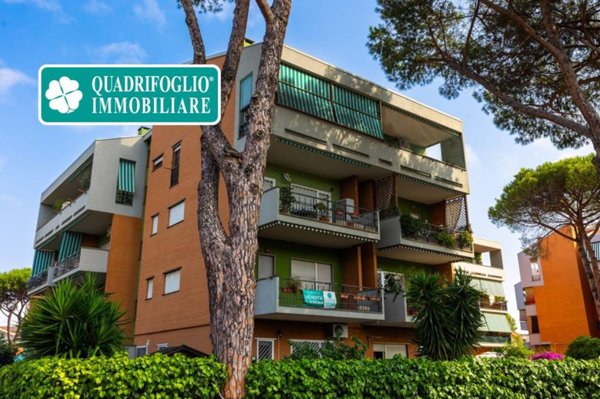appartamento in vendita a Roma in zona Axa