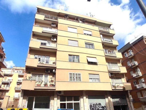 negozio in vendita a Roma in zona Gianicolense