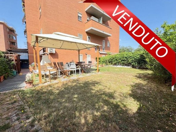 appartamento in vendita a Roma in zona Fonte Laurentina