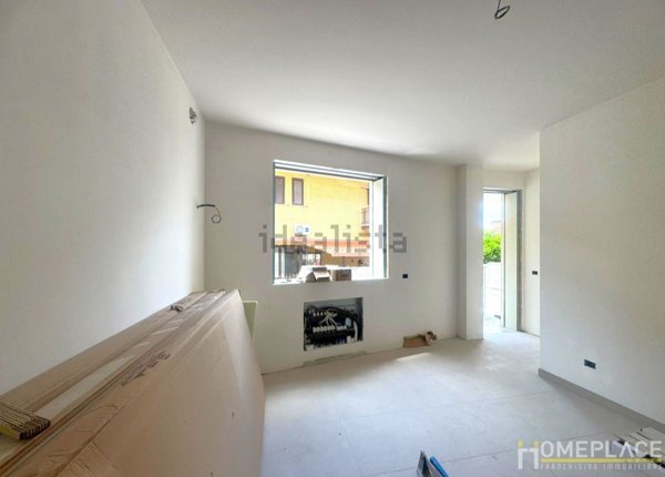 appartamento in vendita a Roma in zona Torre Angela