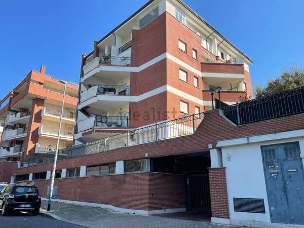 appartamento in vendita a Roma in zona Selva Candida