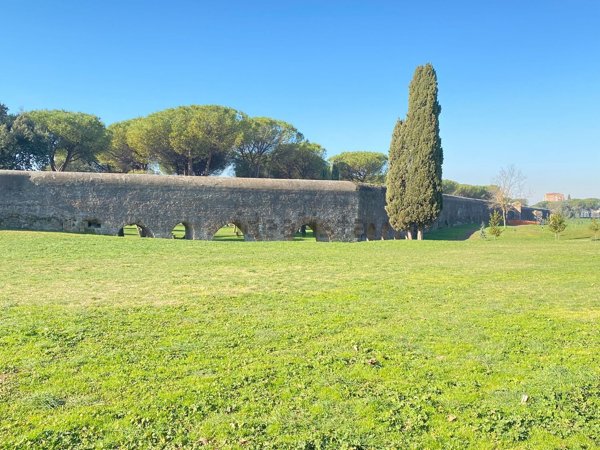 appartamento in vendita a Roma in zona Appio Claudio