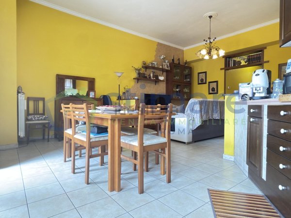 appartamento in vendita a Roma in zona Torre Angela