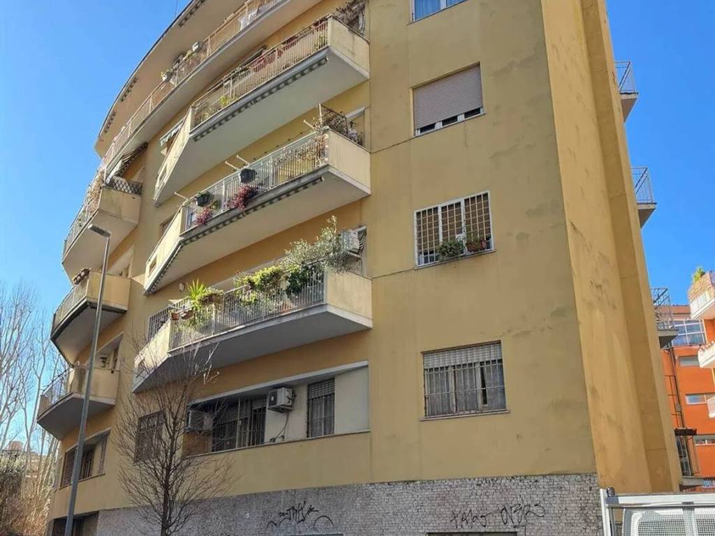 appartamento in vendita a Roma in zona Nomentano
