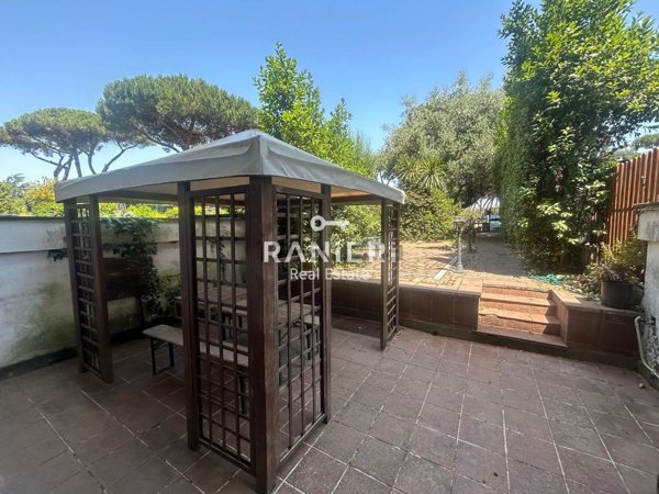 appartamento in vendita a Roma in zona Mostacciano