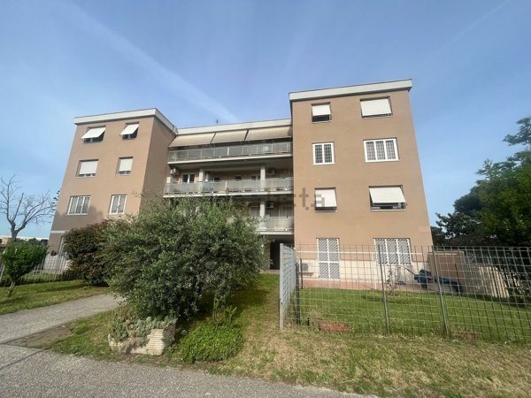 appartamento in vendita a Roma in zona Torre Maura