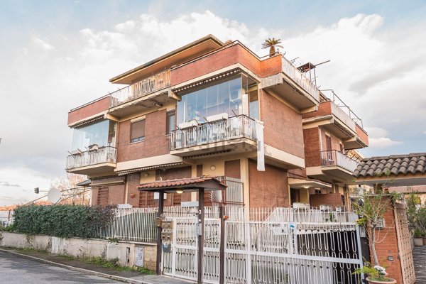 appartamento in vendita a Roma in zona Romanina