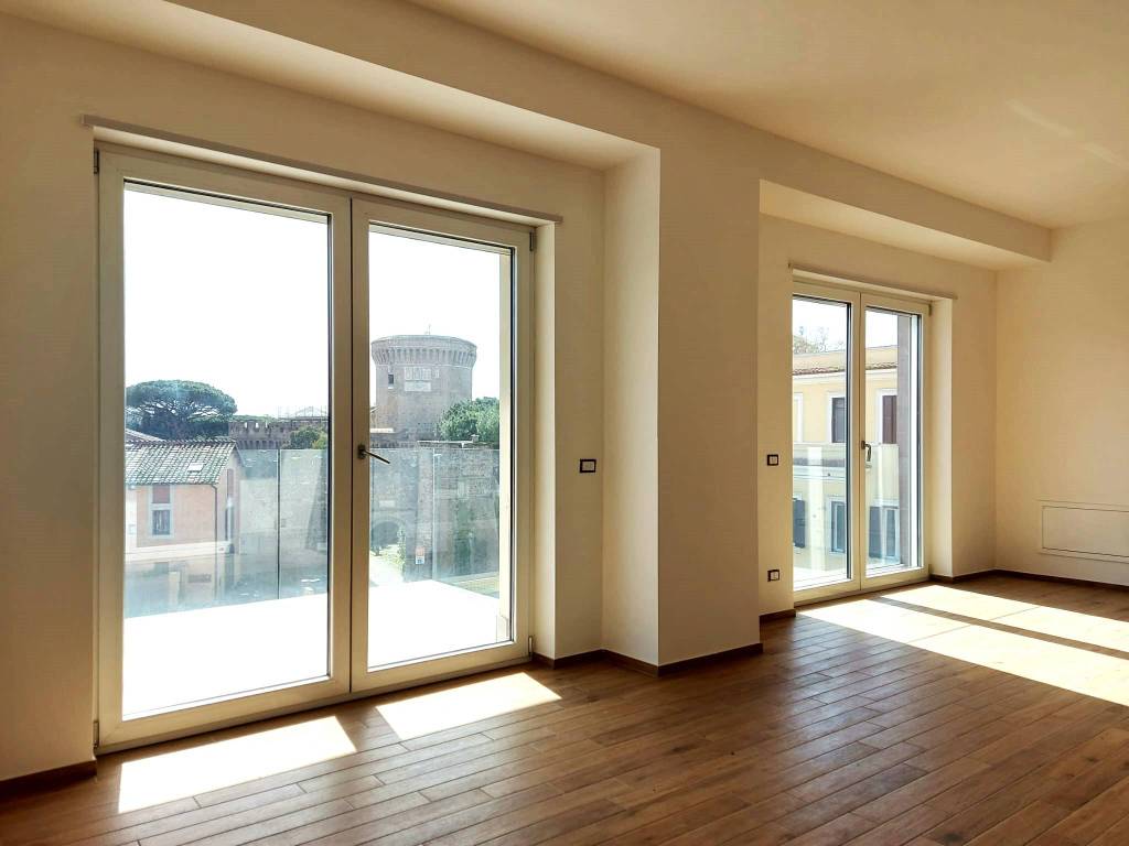 appartamento in vendita a Roma in zona Ostia Antica