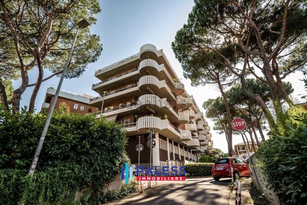 appartamento in vendita a Roma in zona Mostacciano