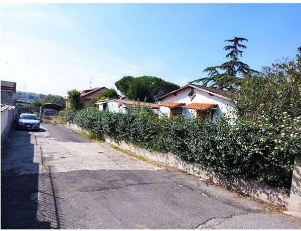appartamento in vendita a Roma in zona Lunghezza