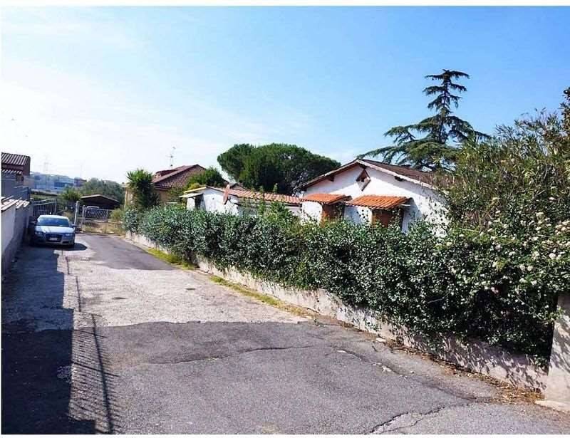 appartamento in vendita a Roma in zona Lunghezza