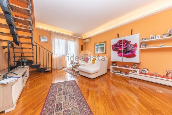 appartamento in vendita a Roma in zona Torre Gaia