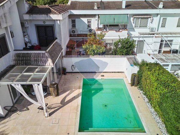 casa indipendente in vendita a Roma in zona Infernetto