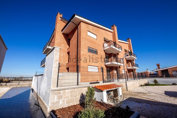 appartamento in vendita a Roma in zona Castelverde