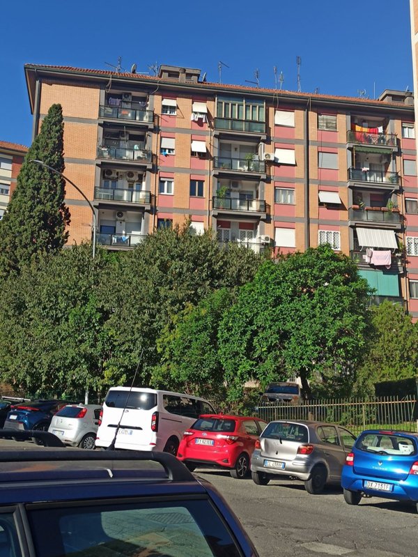 appartamento in vendita a Roma in zona Torre Spaccata