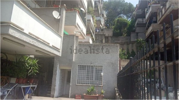 appartamento in vendita a Roma in zona Tomba di Nerone