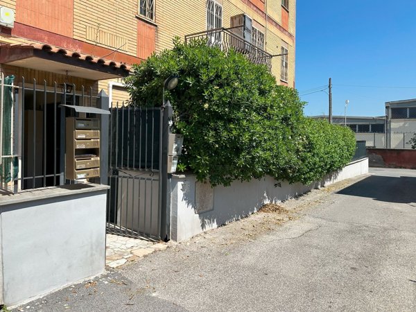 appartamento in vendita a Roma in zona Casal Morena