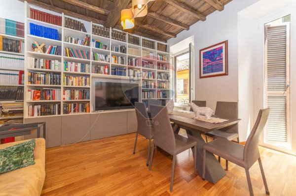 appartamento in vendita a Roma in zona Rione Monti/Campitelli