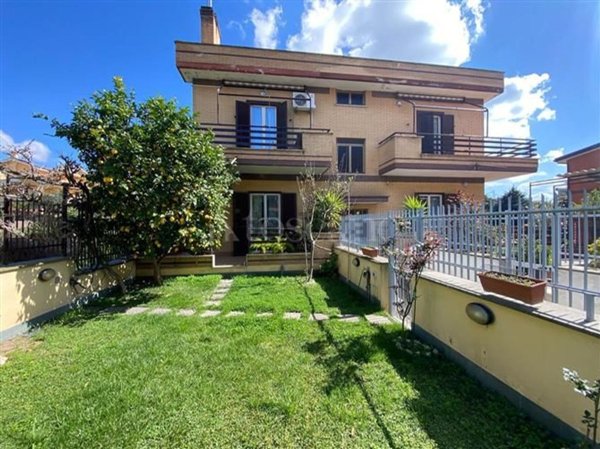 appartamento in vendita a Roma in zona Casalotti