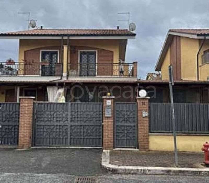casa indipendente in vendita a Roma in zona Infernetto