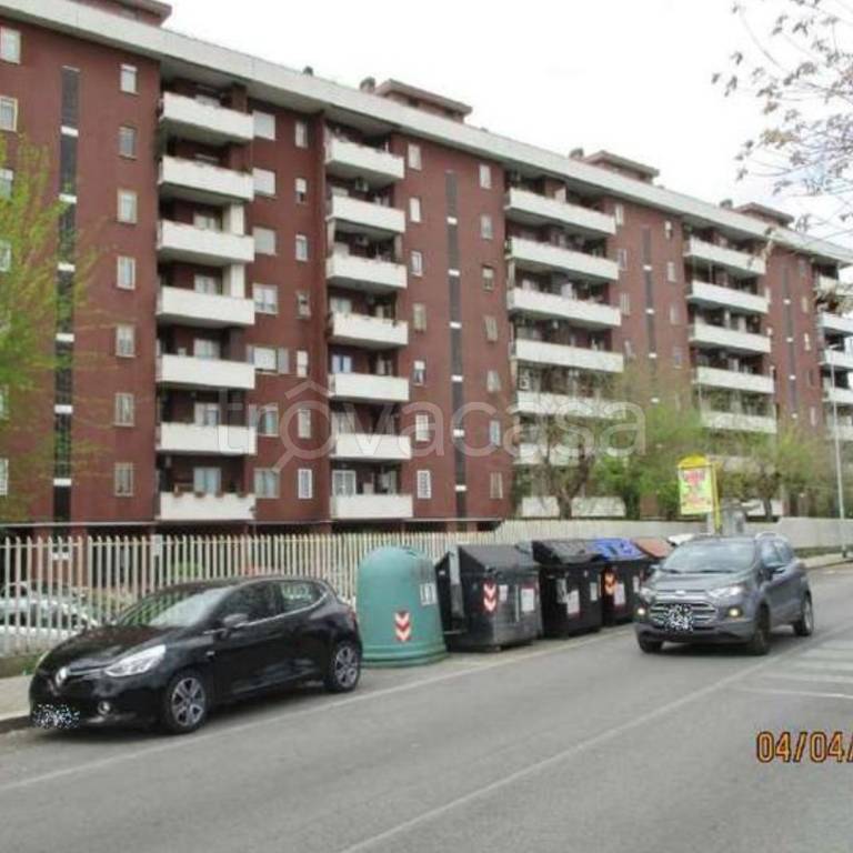 appartamento in vendita a Roma in zona Cinecittà