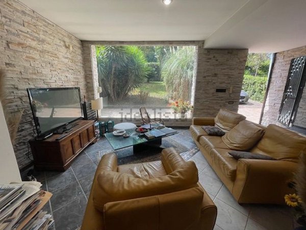 appartamento in vendita a Roma in zona Mostacciano