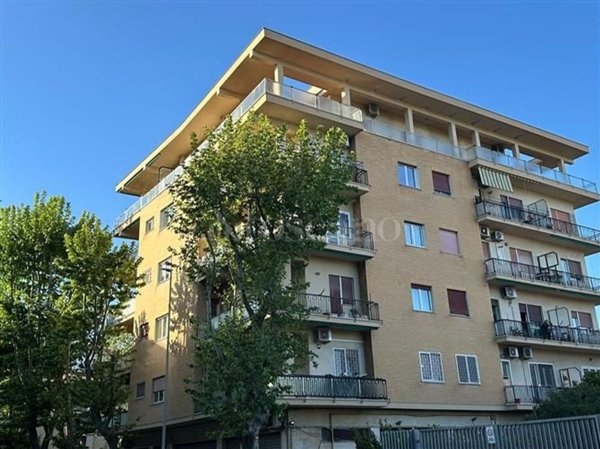 appartamento in vendita a Roma in zona Ostia