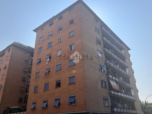 appartamento in vendita a Roma in zona Tuscolano