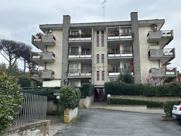 appartamento in vendita a Roma in zona Casalotti