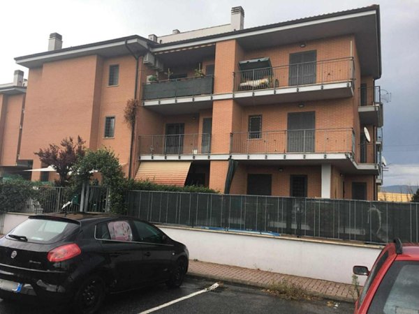 appartamento in vendita a Roma in zona Castelverde
