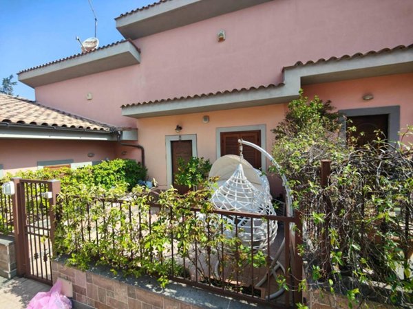 casa indipendente in vendita a Roma in zona Torrione Cerquetta