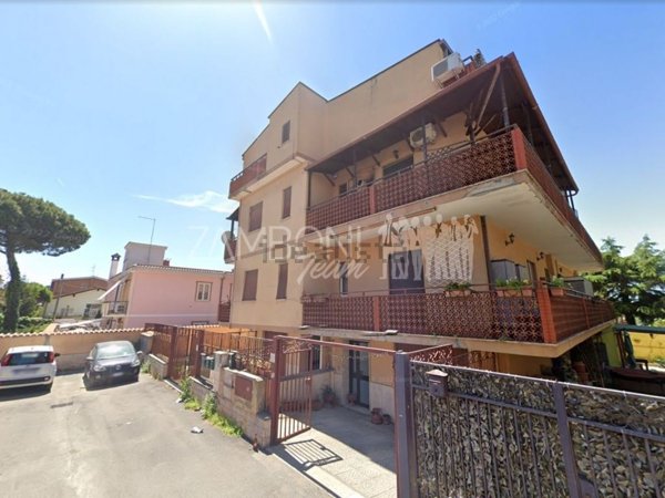 appartamento in vendita a Roma in zona Acilia