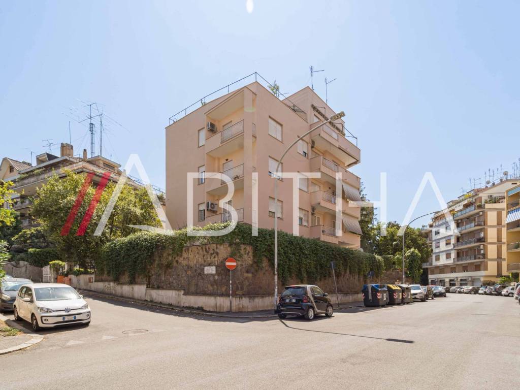 appartamento in vendita a Roma in zona Monte Sacro/Talenti