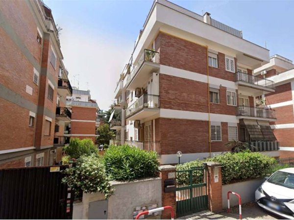 appartamento in vendita a Roma in zona Corviale