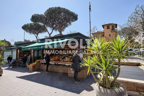 negozio in vendita a Roma in zona Trieste