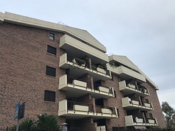 appartamento in vendita a Roma in zona Torrione Cerquetta