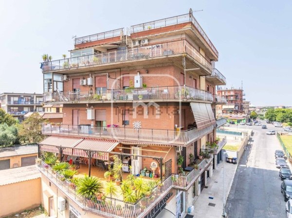appartamento in vendita a Roma in zona Borghesiana