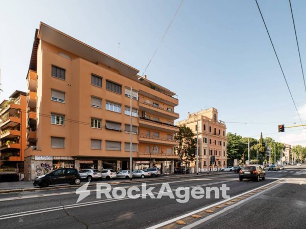 negozio in vendita a Roma in zona Salario