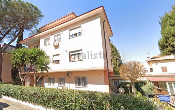 appartamento in vendita a Roma in zona Appio Claudio